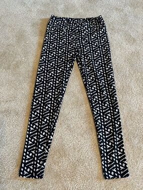 LuLaRoe Black & White Geometric Leggings